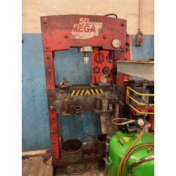 1 presse d'atelier hydraulique MEGA 50T