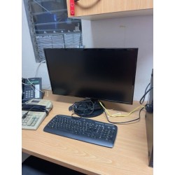 1 unité centrale HP
1 écran SAMUNG 27 pouces
1 clavier LOGITECH